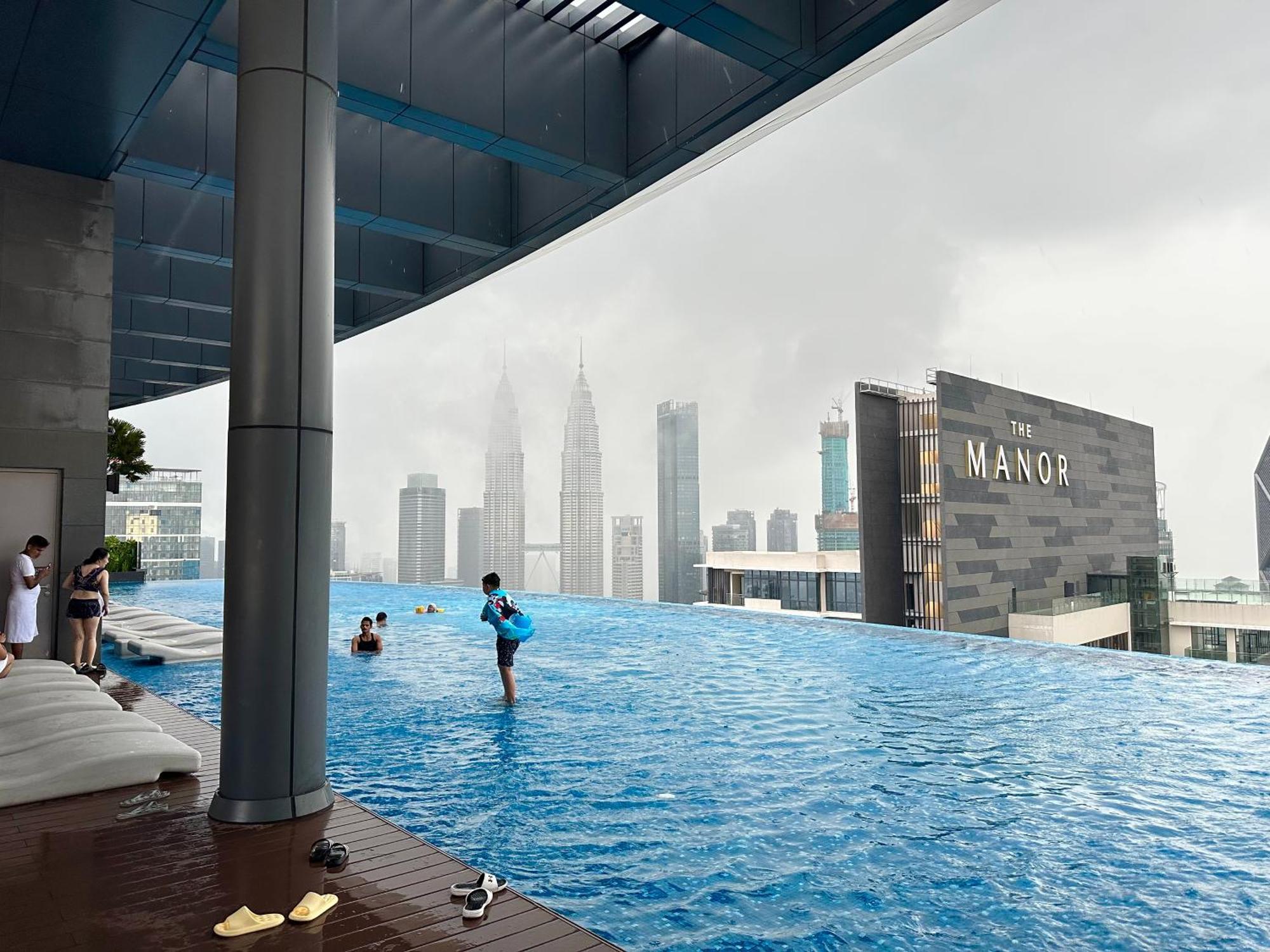 Eaton Service Apartment At Klcc 쿠알라룸푸르 외부 사진