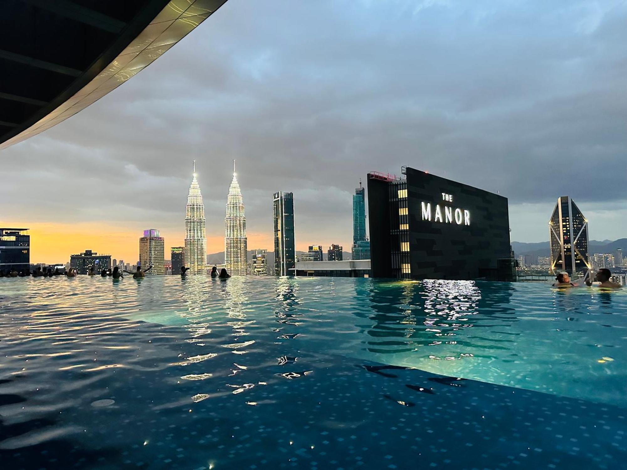 Eaton Service Apartment At Klcc 쿠알라룸푸르 외부 사진